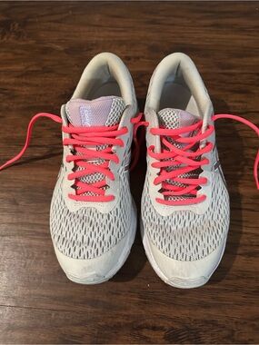 Asics Women's Light Gray Mesh Runners with Bright Pink Laces